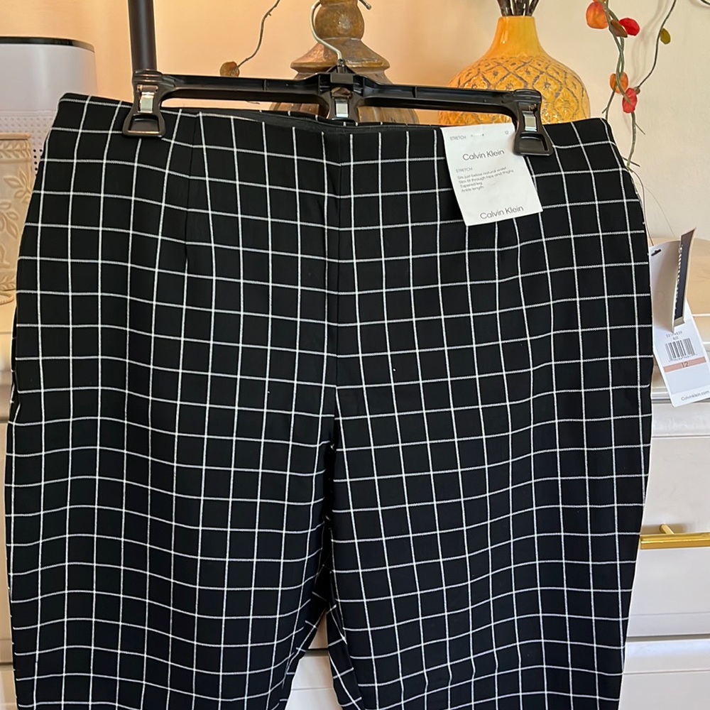 Calvin Klein Stretch Crop Pant Size 12